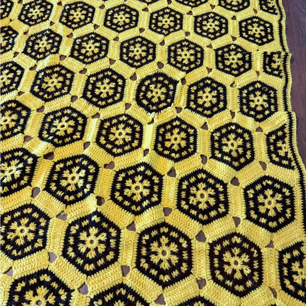 Vintage large honeycomb afghan blanket yellow dark brown 6.4x4’ hand crochet 70s